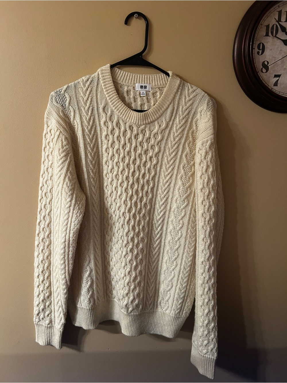 Uniqlo Men’s Cream Cable Crewneck Sweater
